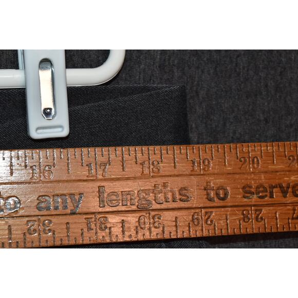 Dockers Classic Fit Men's 38x32 Khaki Pants - Picture 7 of 8